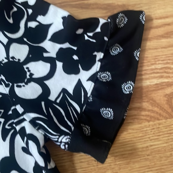 Talbots Woman's Black & White Floral Print Dress size P - Picture 6 of 7